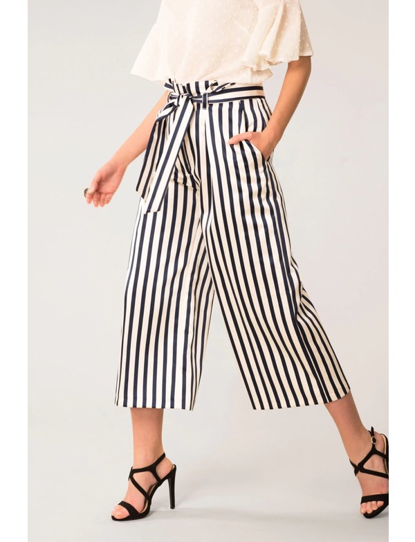Shop the "Black & White Stripes Bow Tie Crop Pants"
